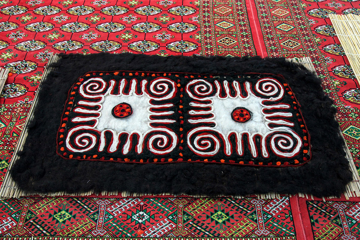 The Best Craftswomen of the Balkan Velayat Selected at the “Gülüň owadan!” Competition in Balkanabat