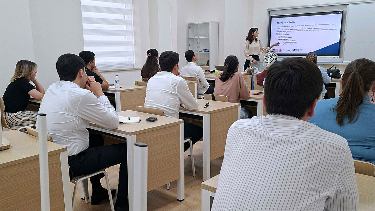 Türkmen hünärmenleri «C5+O.N.E.» maksatnamasynyň çäklerinde ykdysady iňlis dilini kämilleşdirýärler