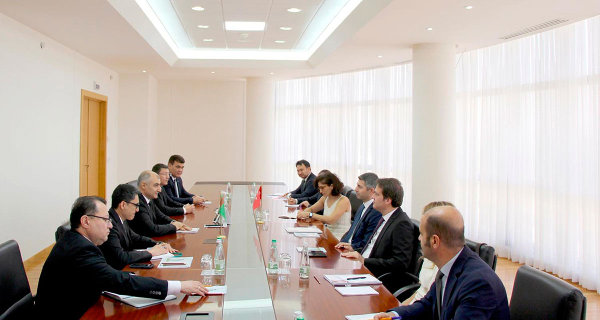 Aşgabatda türkmen-türk hyzmatdaşlygynyň esasy ugurlary ara alnyp maslahatlaşyldy