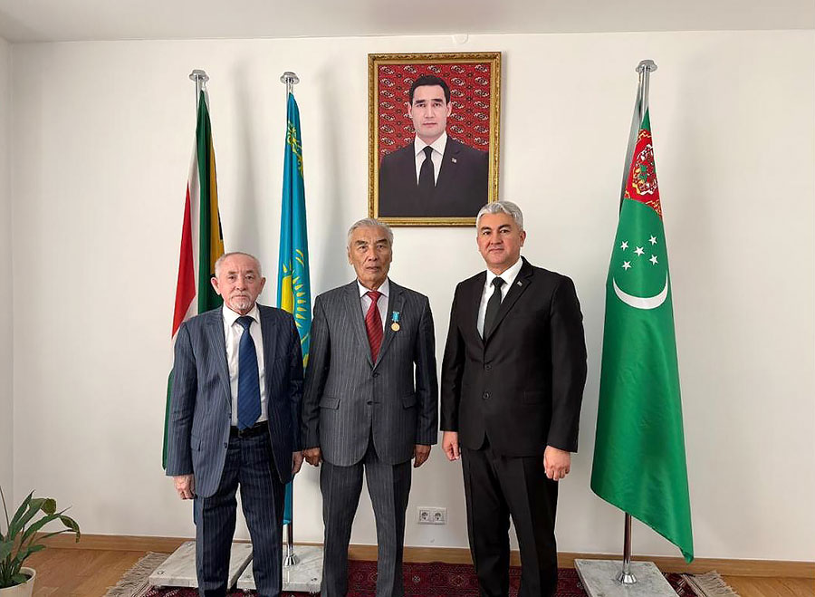 Türkmenistanyň Astanadaky Ilçihanasynda Türkmenistanyň Halk Maslahatynyň öňde boljak mejlisiniň ähmiýeti ara alnyp maslahatlaşyldy