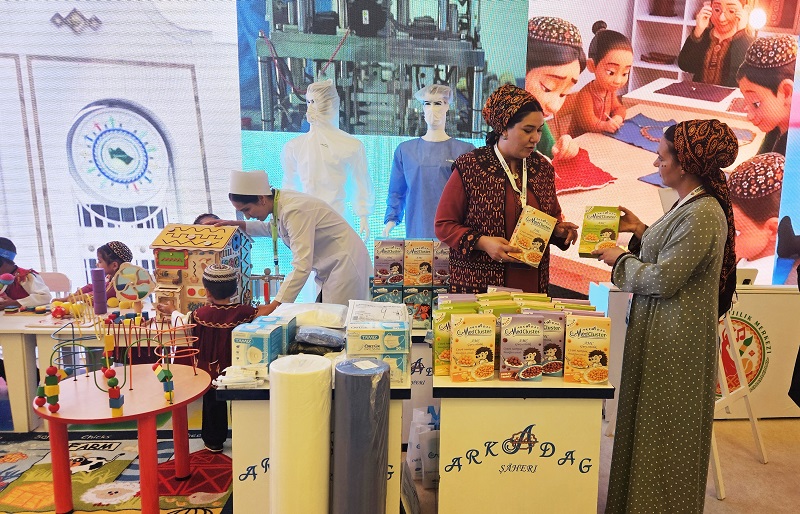 На выставке «Kids Expo» презентовали новейшую продукцию из города Аркадаг