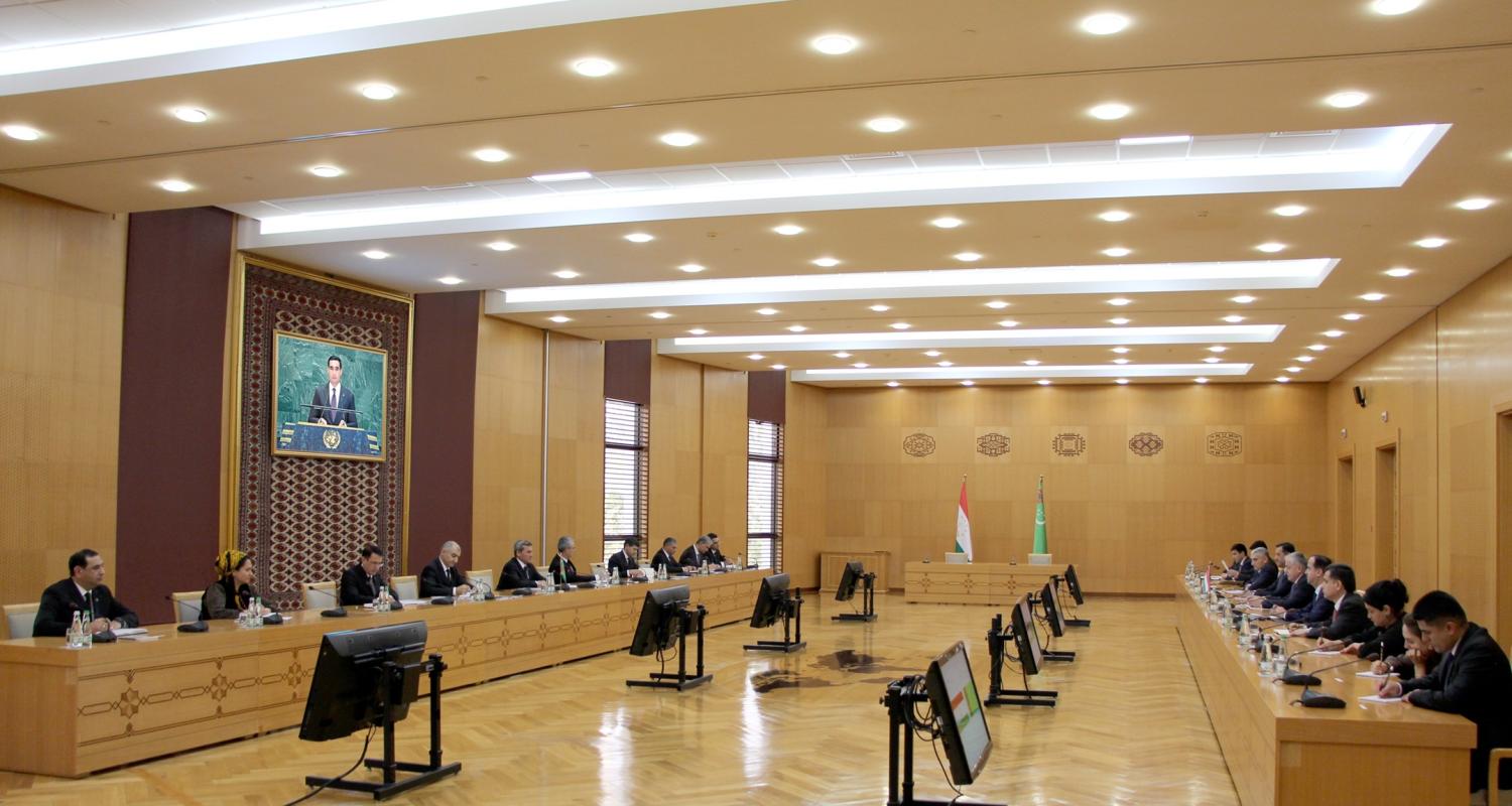 Türkmenistan bilen Täjigistan Respublikasynyň arasynda syýasy geňeşmeler
