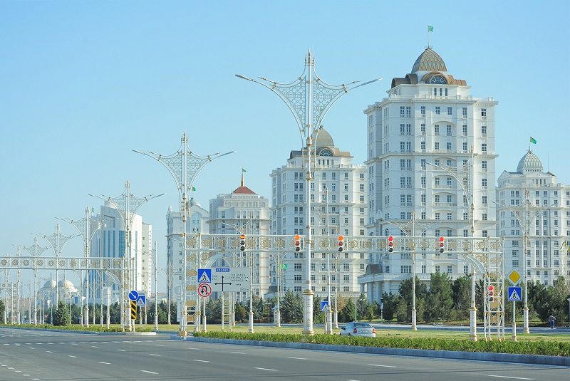 Warm Weather and Brief Showers Forecast for Turkmenistan