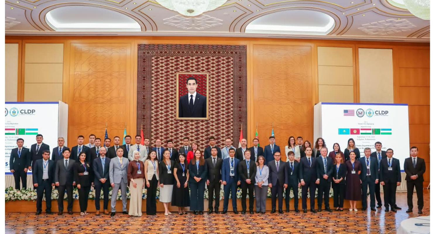Aşgabatda «C5+1: ygtybarly emeli aň we sanlylaşdyrma» atly seminar geçirildi
