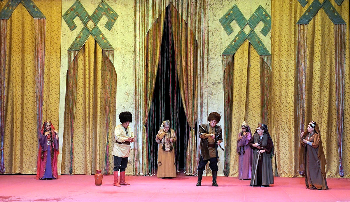 Teatryň täze sahna eseri — şanly baýrama toý sowgady