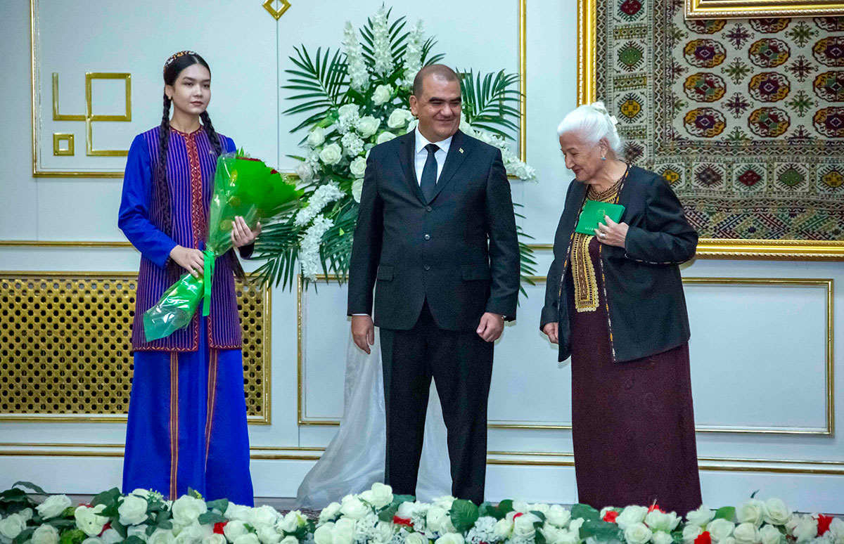 На пути развития национальной науки