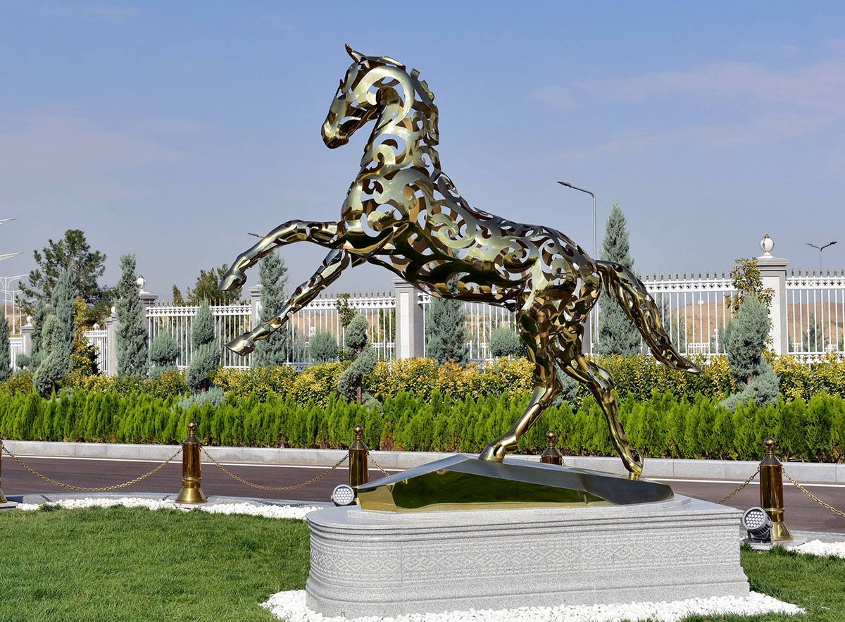 At the Ahal-teke equestrian complex of the President, work is based on a scientifically based approach
