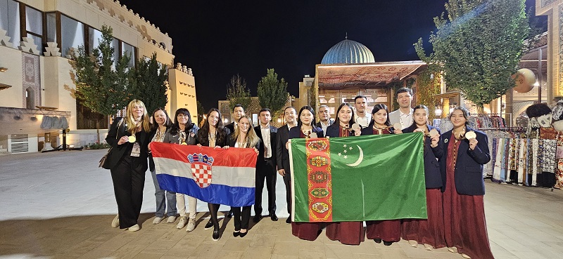 Türkmenistanyň zenanlar ýygyndysy Samarkantda geçirilen Olimpiadada kümüş medallara mynasyp boldular