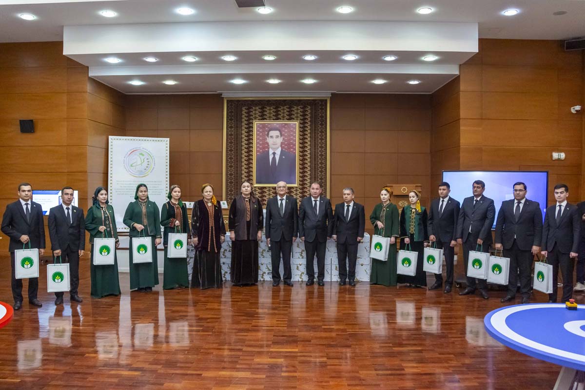 Ýurdumyzyň bank işgärleriniň arasynda hünär bäsleşigi geçirildi