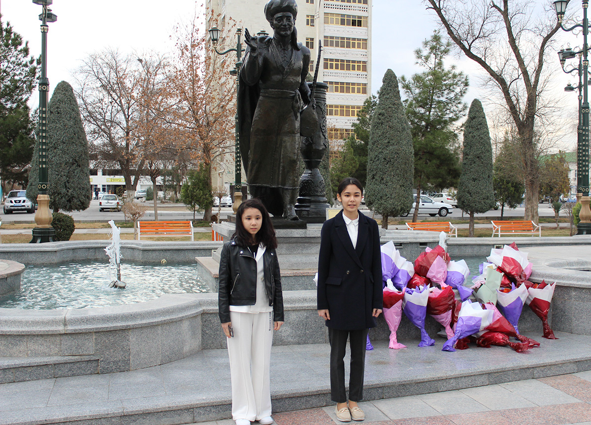 580-летию великого Алишера Навои посвящается