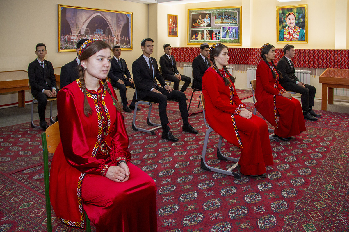 Kanonyň, dutaryň we gyjagyň özara söhbedi