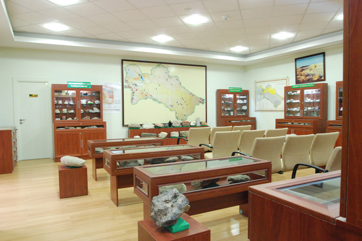 Geological Museum at Turkmen State University Offers Insights into Mineral Wealth and Natural Monuments