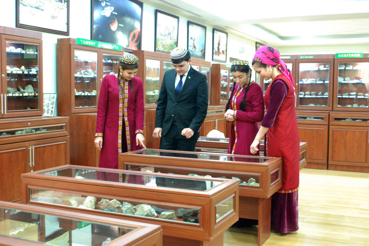 Geological Museum at Turkmen State University Offers Insights into Mineral Wealth and Natural Monuments