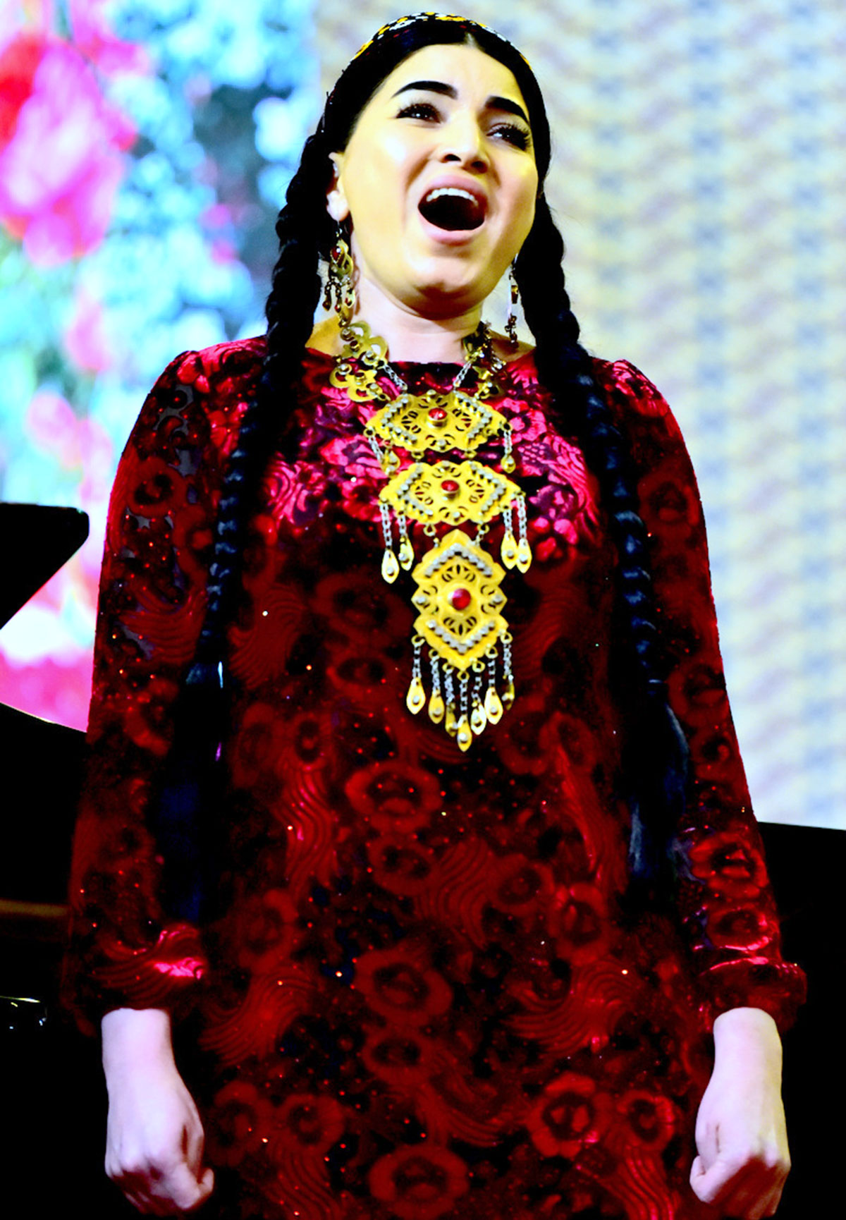 Sungat dilinde söhbet:  türkmen we azerbaýjan aýdymçy-sazandalarynyň onlaýn-konserti