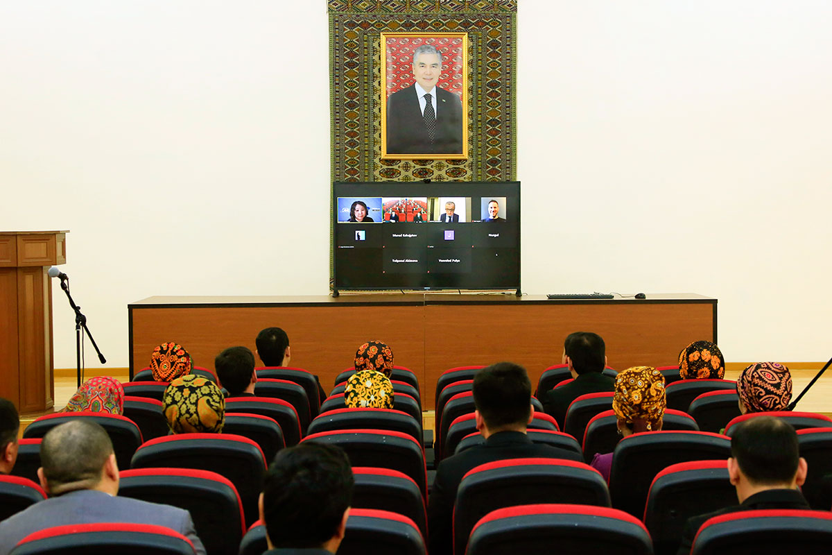 Üç sekunt düzgüni we onlaýn-KHBS-niň işiniň şowlulygynyň beýleki ölgeçleri