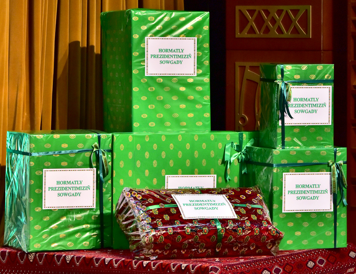 Ahalteke bedewlerimiziň dünýä dolan şöhraty milletimiziň buýsanjydyr