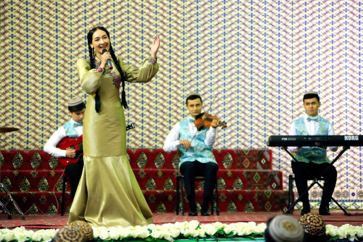 Gözel paýtagtymyň waspyny edýärin: TMK-nyň talyplarynyň konserti