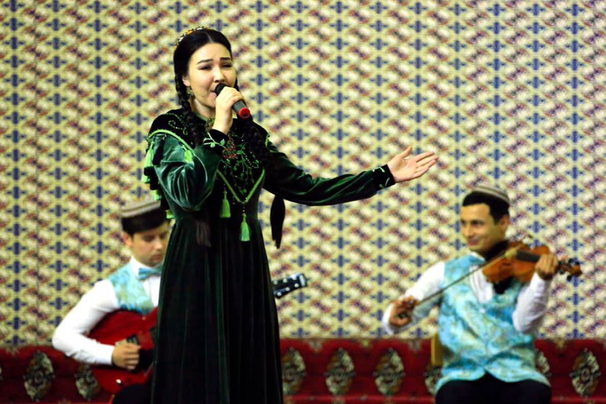 Gözel paýtagtymyň waspyny edýärin: TMK-nyň talyplarynyň konserti