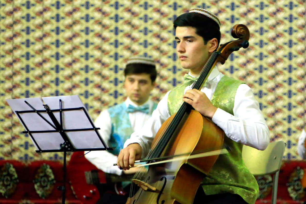 Gözel paýtagtymyň waspyny edýärin: TMK-nyň talyplarynyň konserti