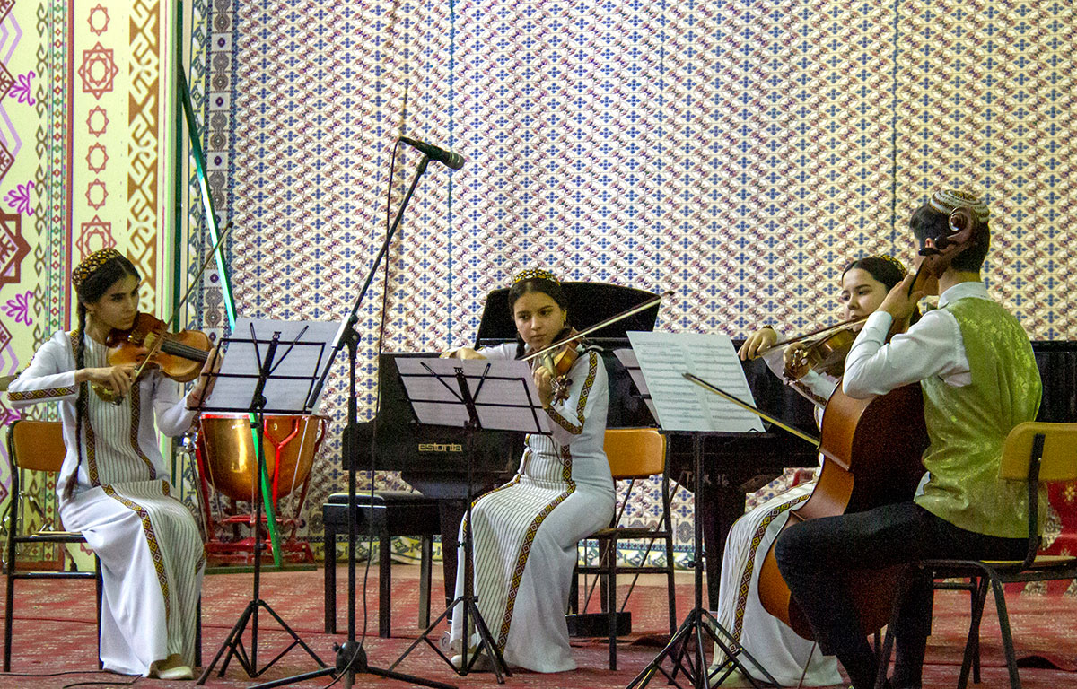 Традиции, классика, современность: новое прочтение известных мелодий