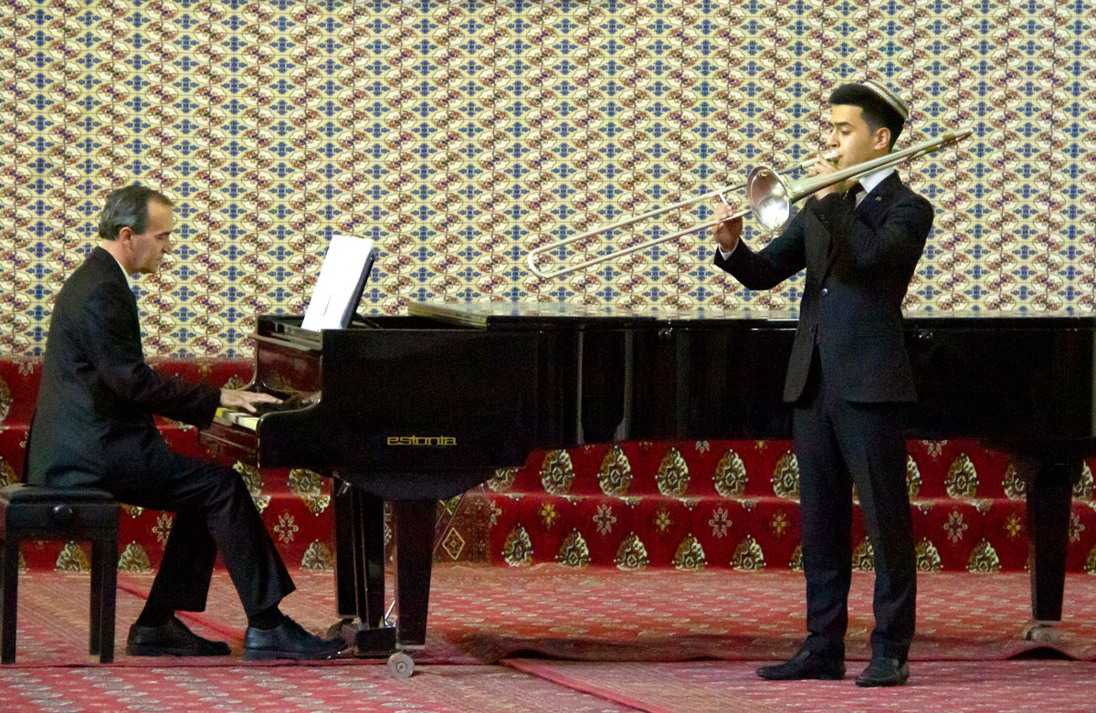 Традиции, классика, современность: новое прочтение известных мелодий