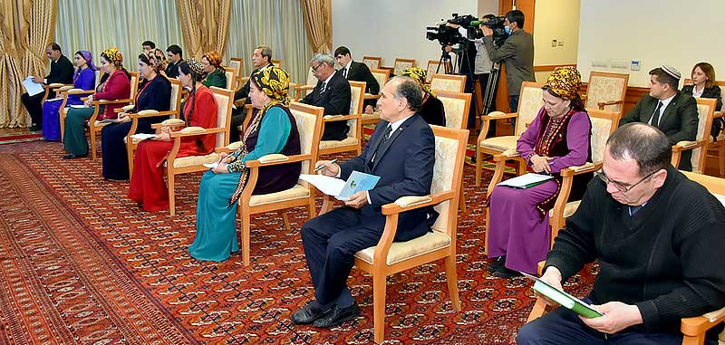 Türkmenistanda Saýlawlary we sala salşyklary geçirmek boýunça merkezi toparyň mejlisi