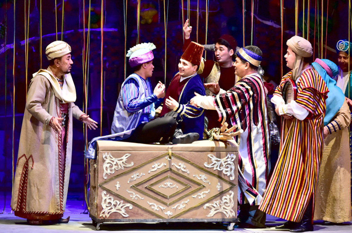 Драма с оттенками юмора, сказка для всей семьи и винтажные штрихи: чем порадует новый театральный сезон