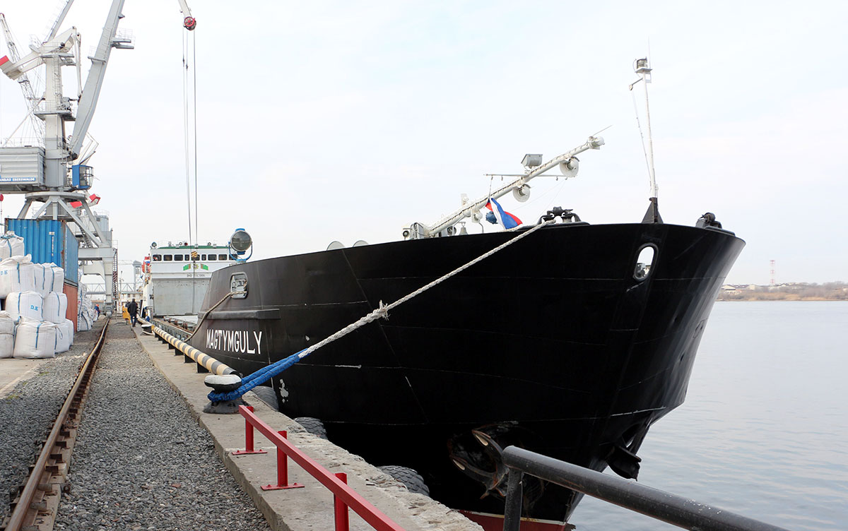 Humanitarian cargo from Turkmenistan arrives of Astrakhan Port