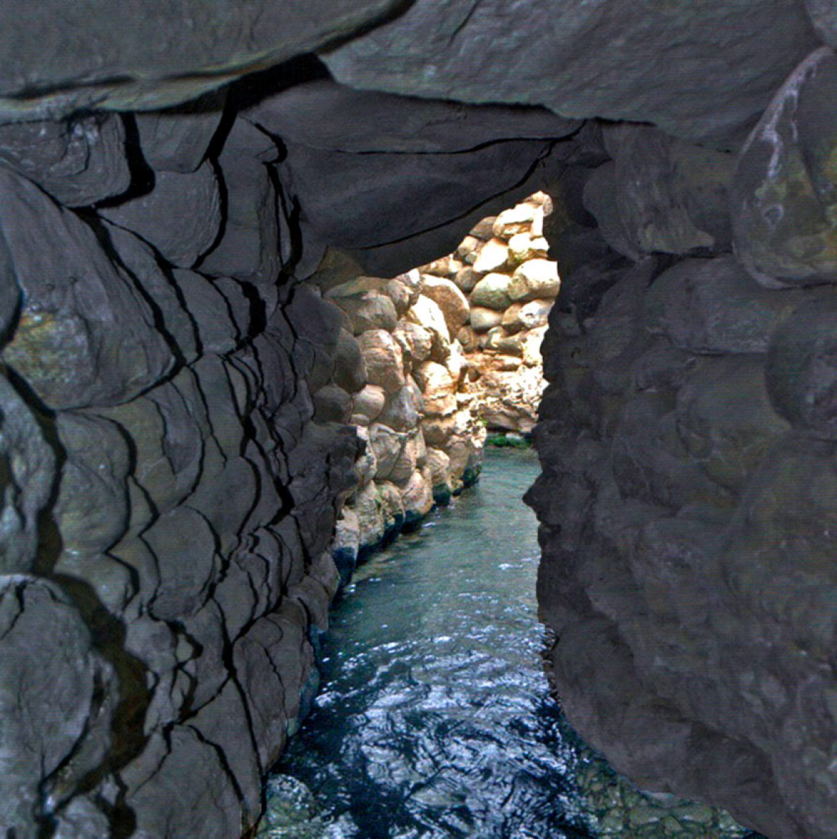 Şäheriň taryhy adamlaryň ykbalynda: müň ýyllyk däpler