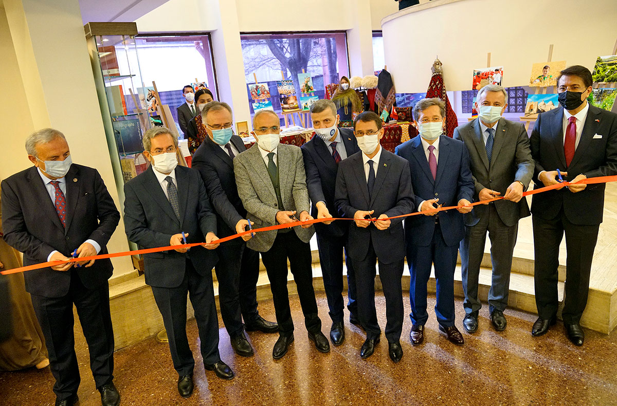 В Анкаре представлены изданные на турецком языке произведения Президента Туркменистана