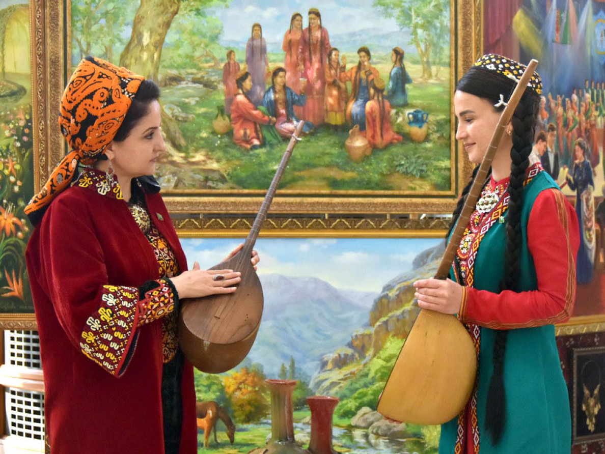 Sazandalaryň we bagşylaryň milli bäsleşigi jemlendi