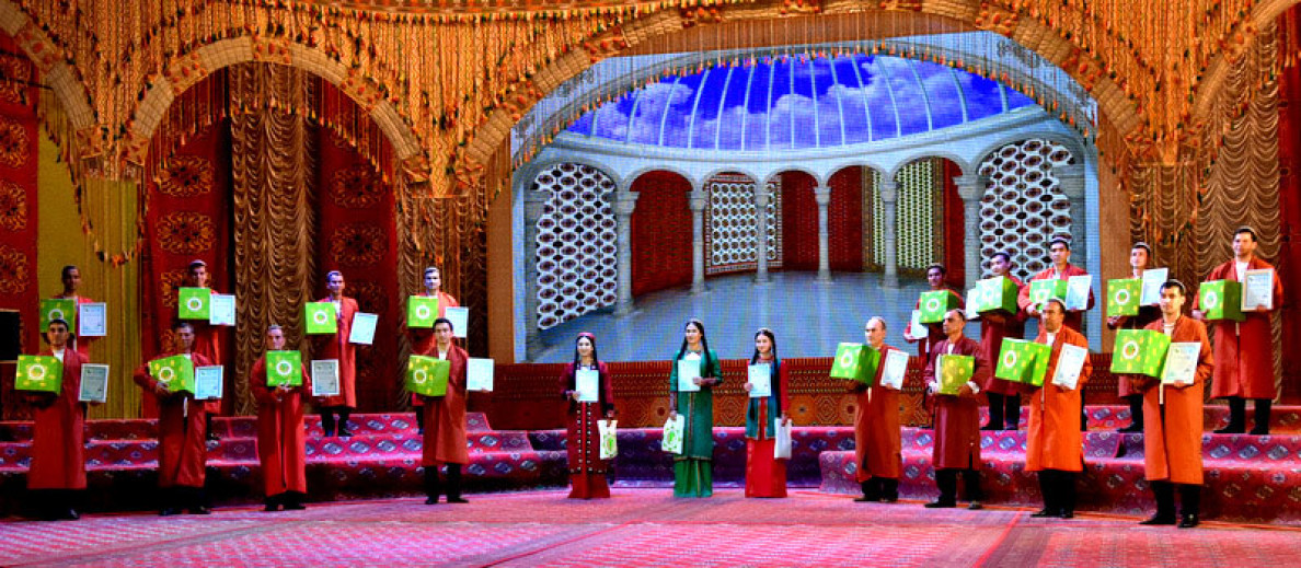 Sazandalaryň we bagşylaryň milli bäsleşigi jemlendi