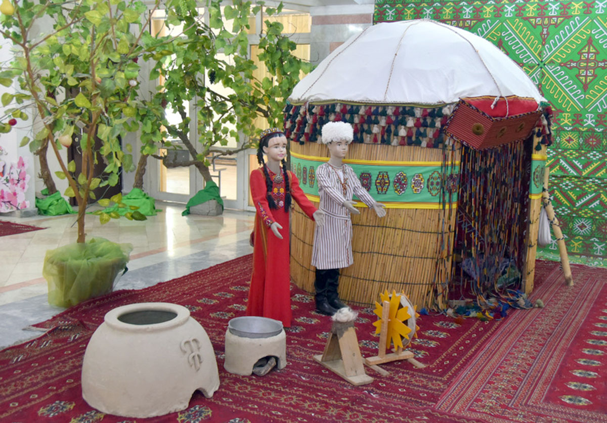 Туркменская столица - глазами её юных жителей