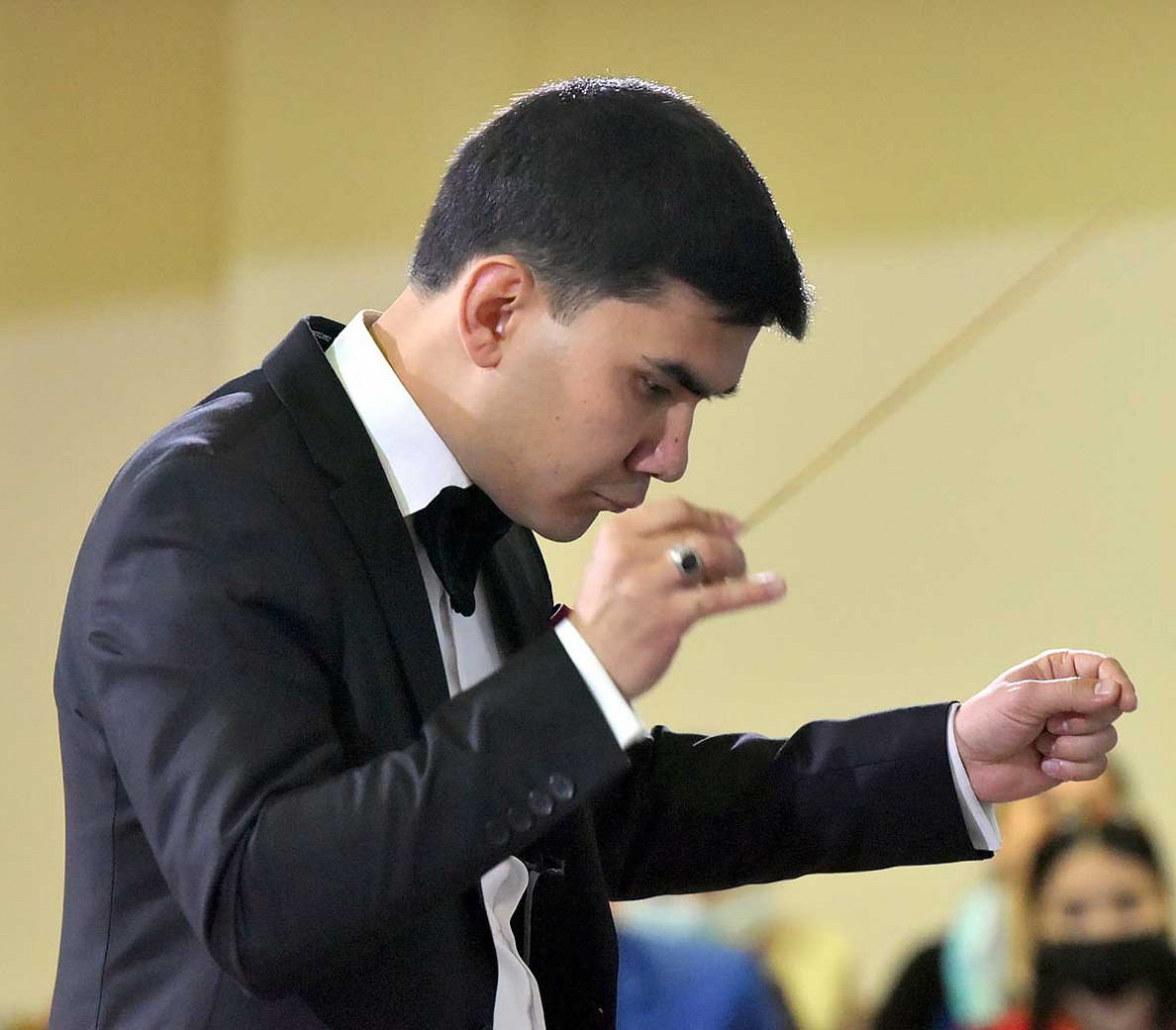 Tar, akkordeon, dutar: sazda köpdürlülik we nusgawy ussatlyk mekdebi