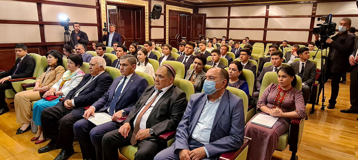Türkmenistanyň Daşkentdäki Ilçihanasy Dünýä ykdysadyýeti we diplomatiýa uniwersitetiniň talyplarynyň arasynda bäsleşigini geçirdi