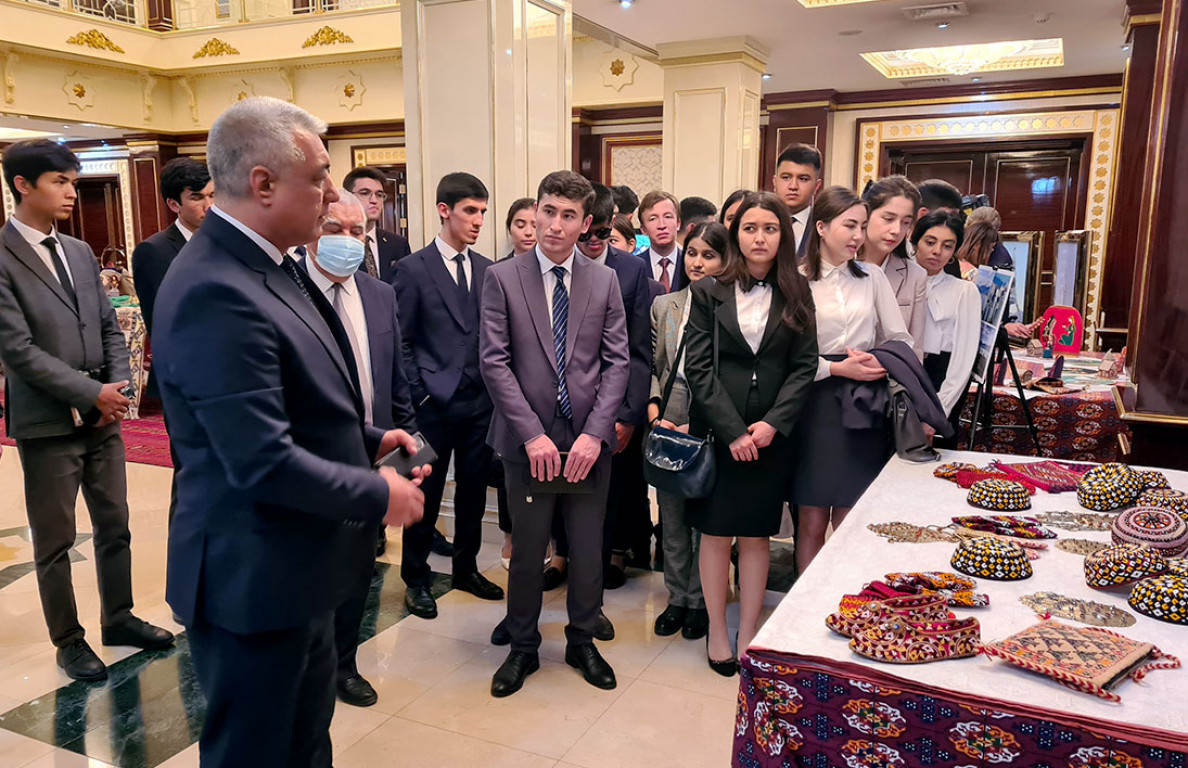 Türkmenistanyň Daşkentdäki Ilçihanasy Dünýä ykdysadyýeti we diplomatiýa uniwersitetiniň talyplarynyň arasynda bäsleşigini geçirdi