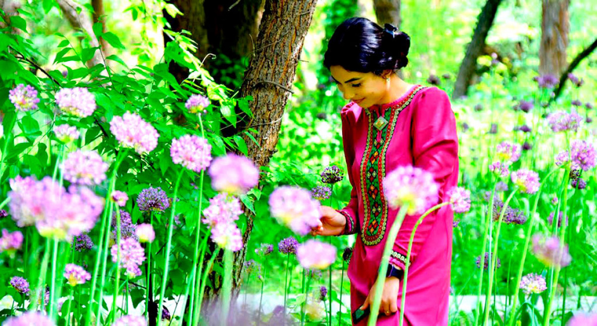 Aşgabadyň botanika bagynyň benewşe  gudraty