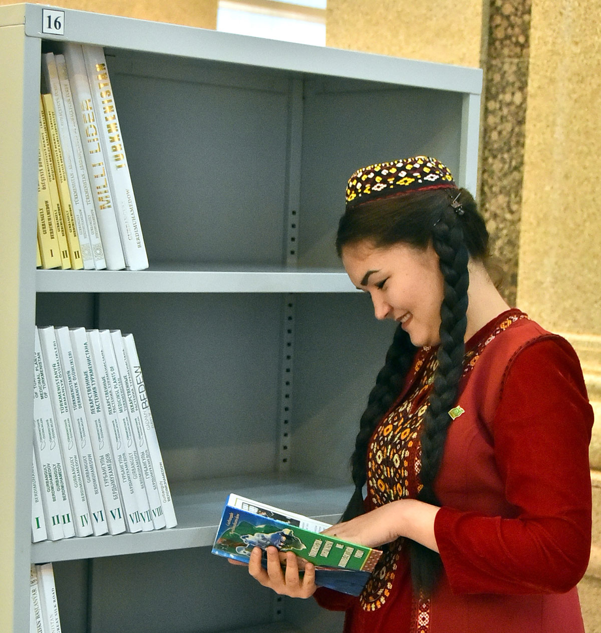 Книга: хранительница духовности, источник знаний