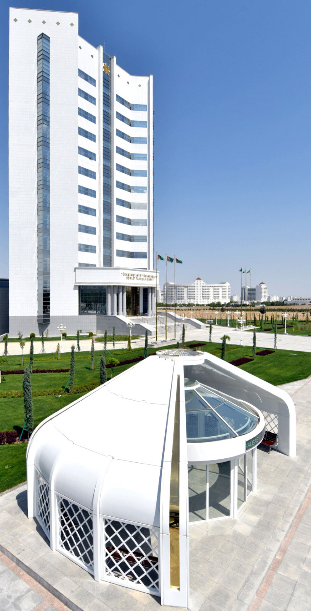 Aşgabada 140 ýyl: Garaşsyzlygyň gazananlarynyň beýany