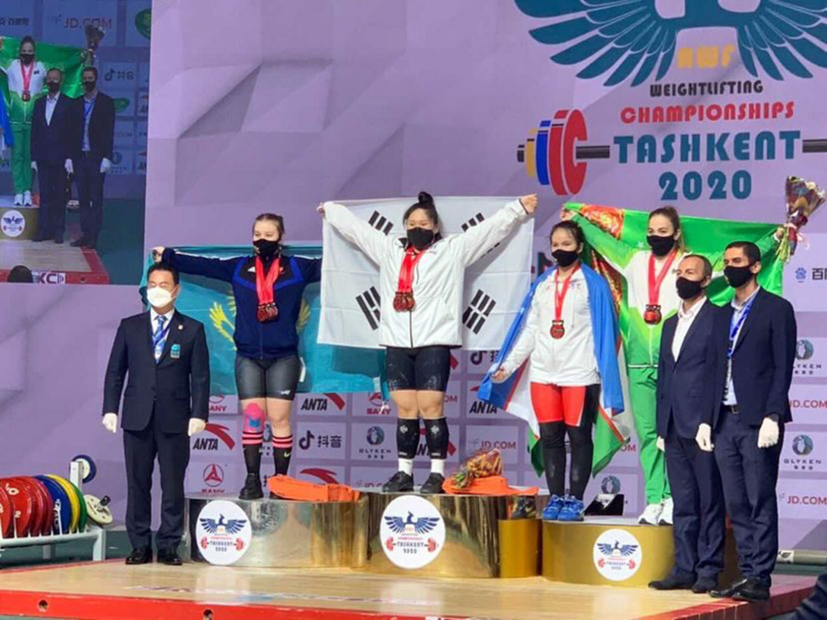 Aysoltan Toychiyeva is among prize winners of Asian Weightlifting Championship