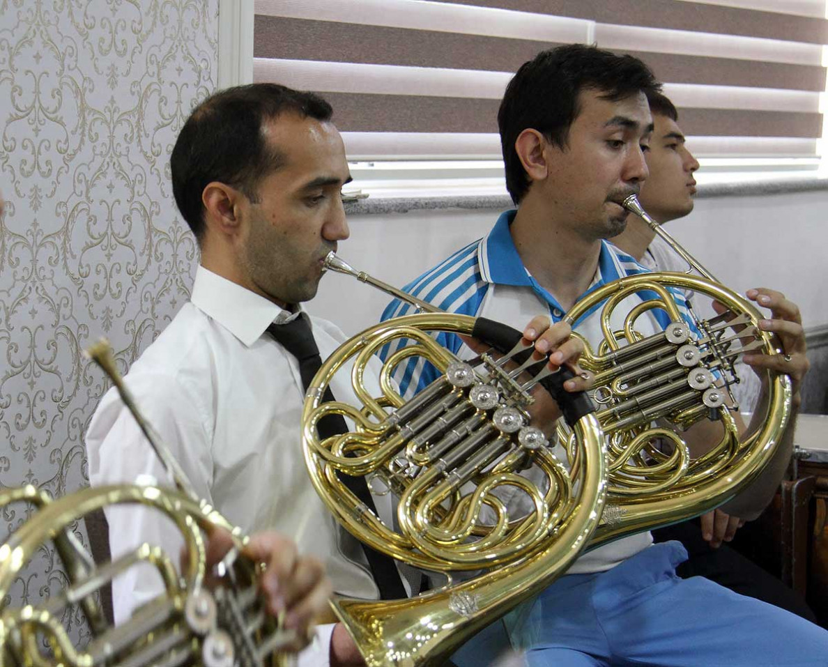 Zehinler we olaryň janköýerleri: konsert möwsüminiň öň ýanyndaky söhbetdeşlik