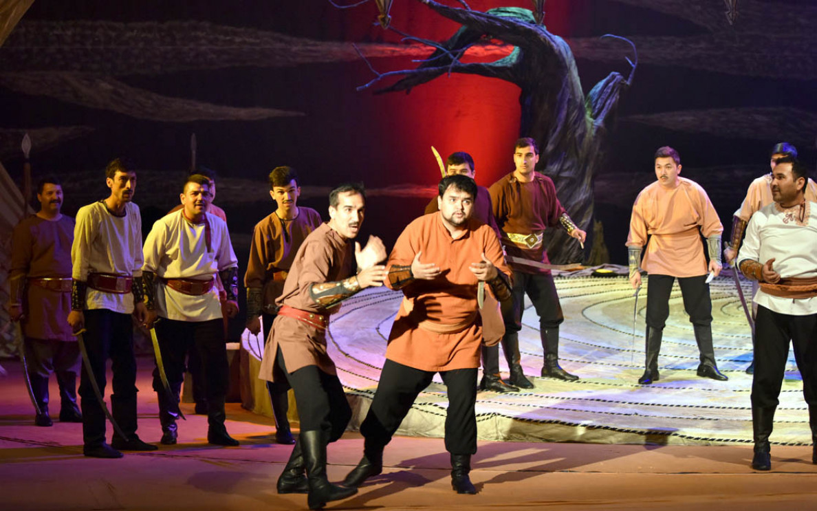 Sahna sungatynyň muşdaklarynyň baýramy: türkmen teatrlarynyň iň gowy işleriniň gözden geçirilişi