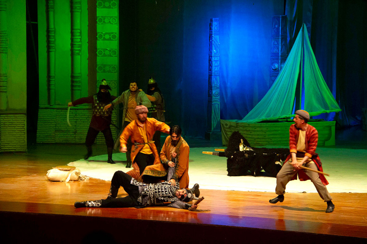 Milli teatr bäsleşiginiň ikinji güni