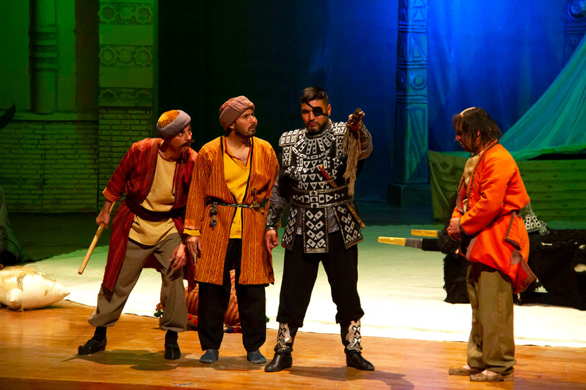 Milli teatr bäsleşiginiň ikinji güni