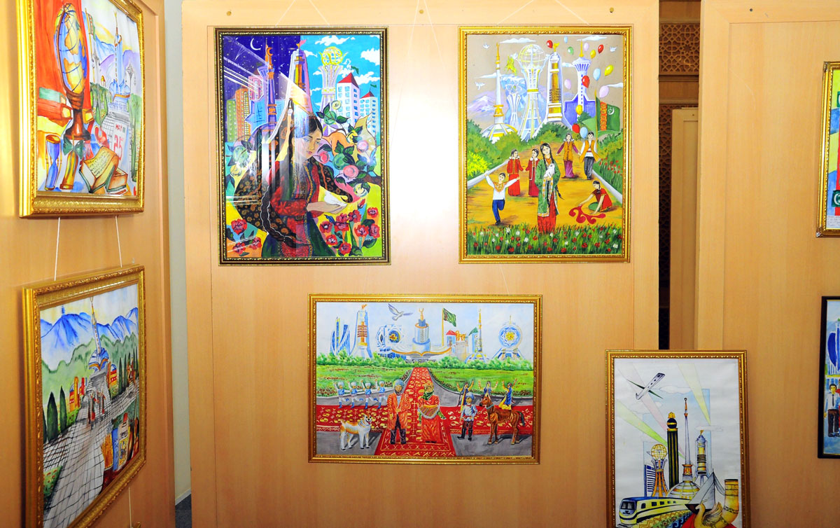 Школьники Дашогузского велаята представили на конкурс стихи и рисунки о туркменской столице