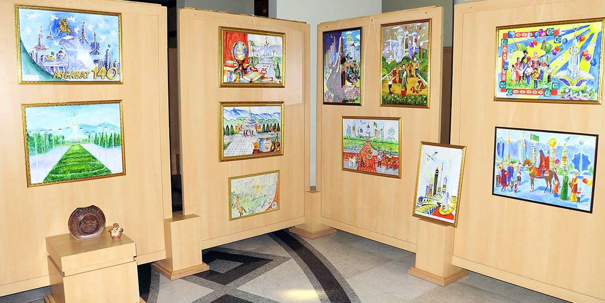 Школьники Дашогузского велаята представили на конкурс стихи и рисунки о туркменской столице