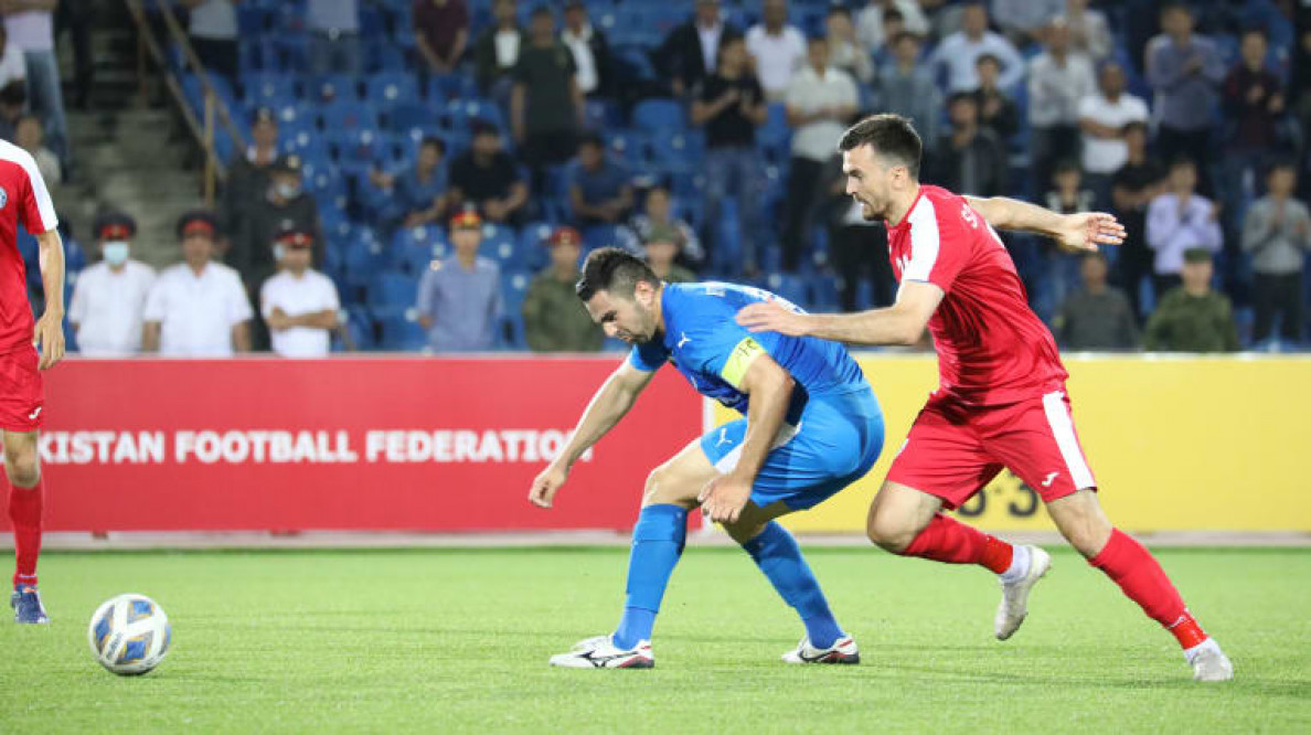 Nine Altyn Asyr players stand against Hudjand in the first match of 2021 AFC Cup