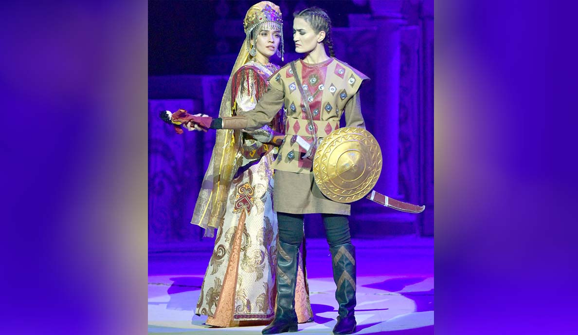 Derek agajy we maşgala bagty hakda rowaýat - Baş drama teatrynyň sahna hekaýaty