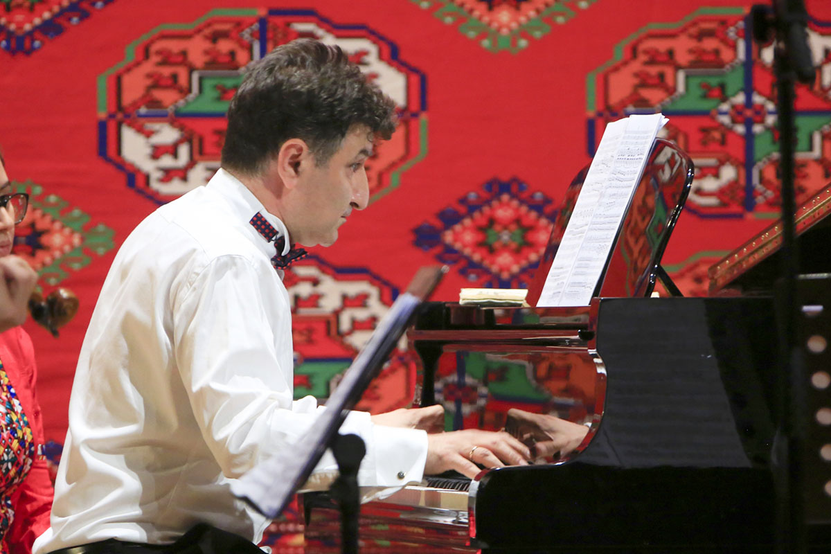 В театре имени Махтумкули состоялся вечер камерной музыки