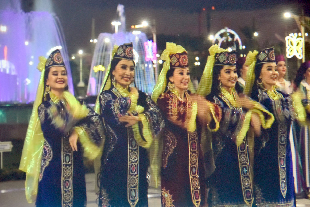 Daşary ýurtly hyzmatdaşlar bilen nobatdaky wideoduşuşyklar